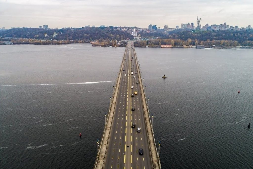 На мосту патона